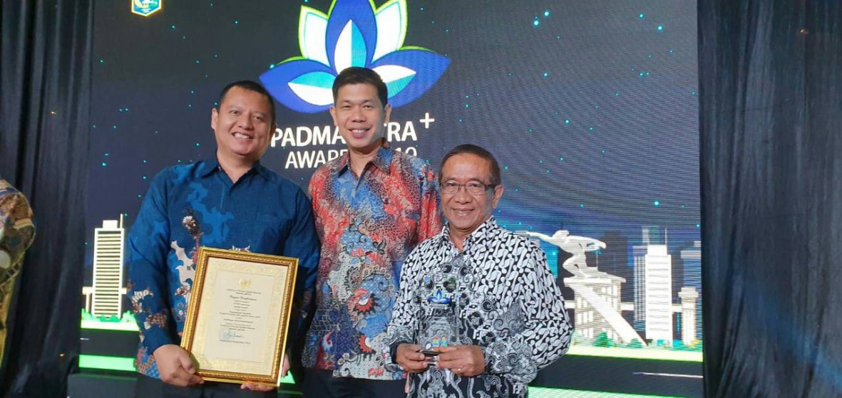 csr kesehatan PTTEP Receive Padmamitra Award from Governor of DKI Jakarta