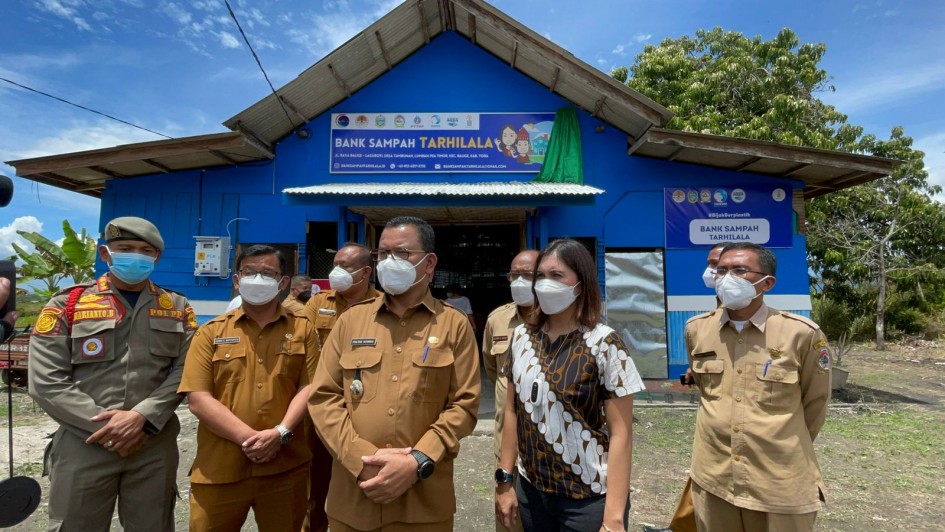 csr kesehatan Toba Regency's 23rd Anniversary Commemoration, Make Toba Zero Garbage