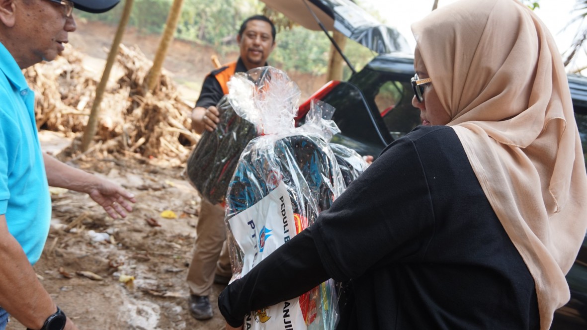 csr kesehatan PTTEP Indonesia Care for Flood Victims