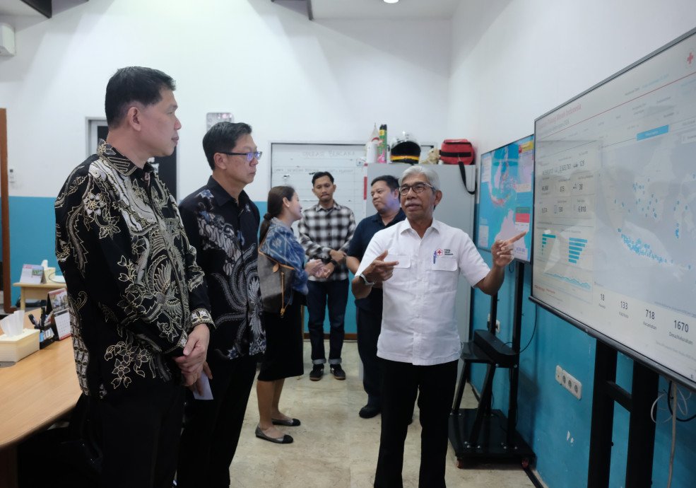 csr kesehatan PTTEP Provides Humanitarian Aid for Earthquake Relief in NTT through PMI
