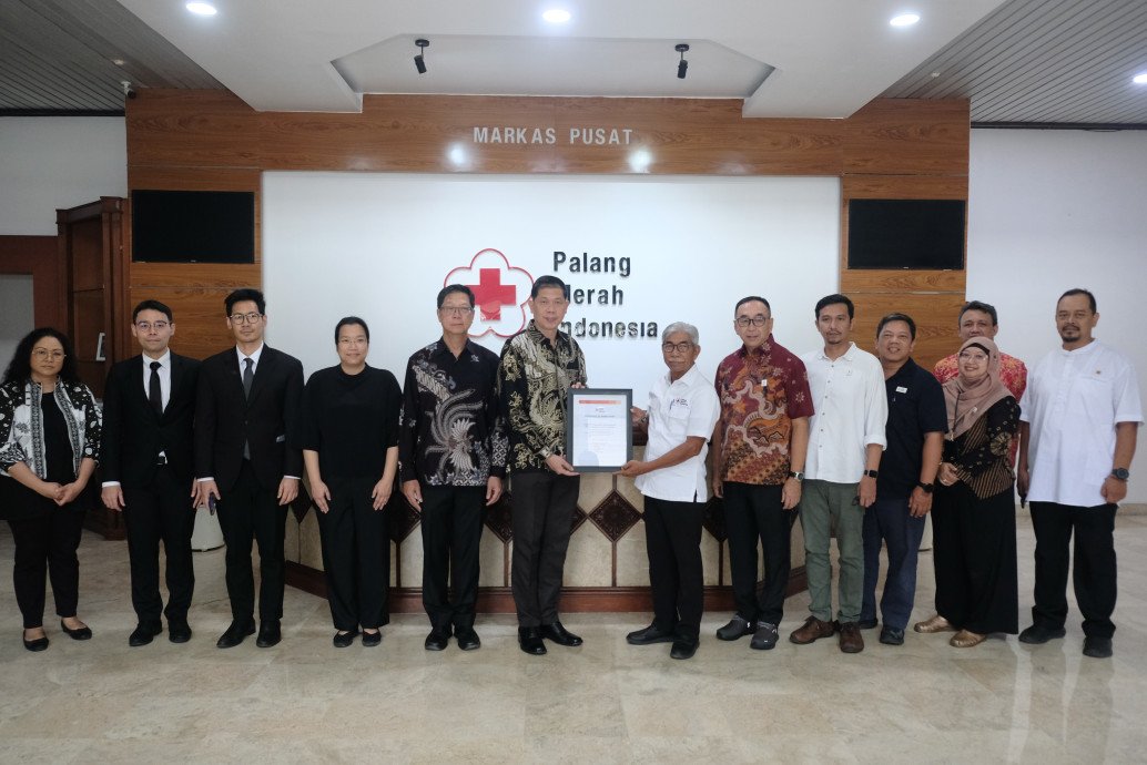 csr kesehatan PTTEP Provides Humanitarian Aid for Earthquake Relief in NTT through PMI