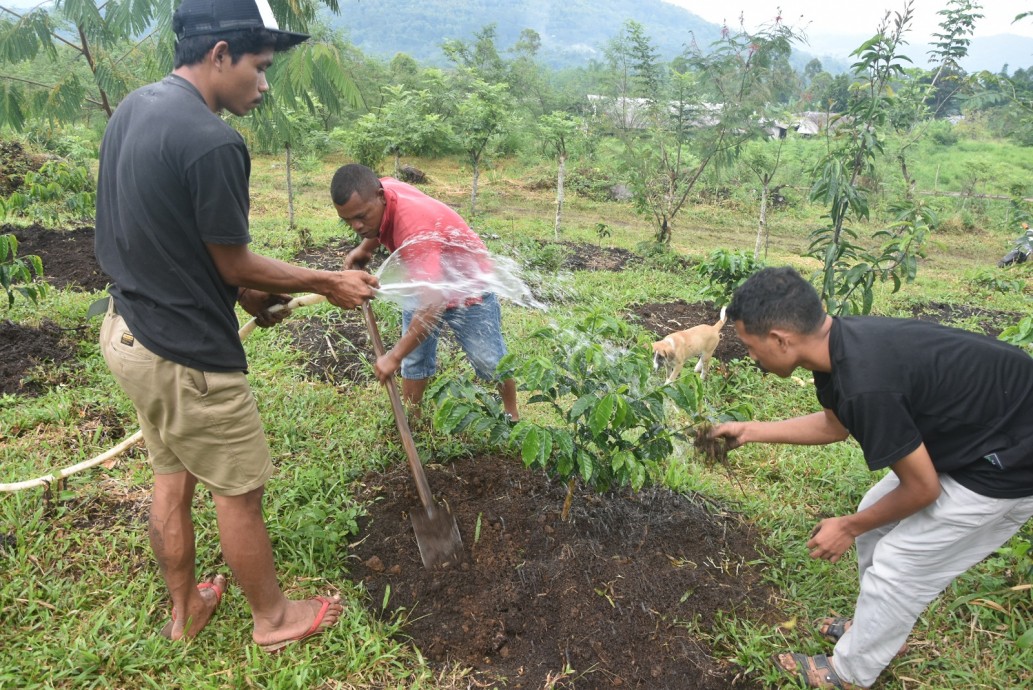 csr kesehatan Julie Laiskodat Facilitates Clean Water Facility at Coffee Agrotourism Area in Mano, NTT