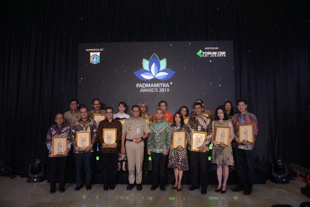 csr kesehatan PTTEP Receive Padmamitra Award from Governor of DKI Jakarta