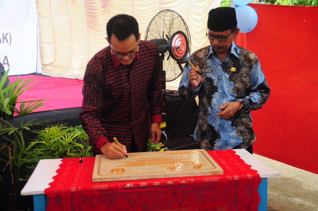 csr kesehatan Opening Ceremony of PTTEP's 14th and 15th SIOLA Centers