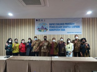 Berita PTTEP Indonesia Supports Waste Bank Management in Toba Regency