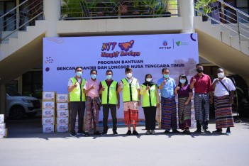 Berita Donates Aid for Flood and Landslide Victims in NTT, PTTEP: We Hope the People Will Revive