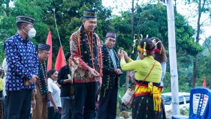 Berita Julie Laiskodat Facilitates Clean Water Facility at Coffee Agrotourism Area in Mano, NTT